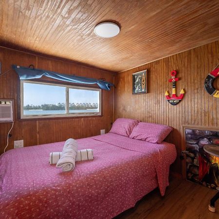 Отель Beautiful Houseboat In Ки-Уэст Экстерьер фото