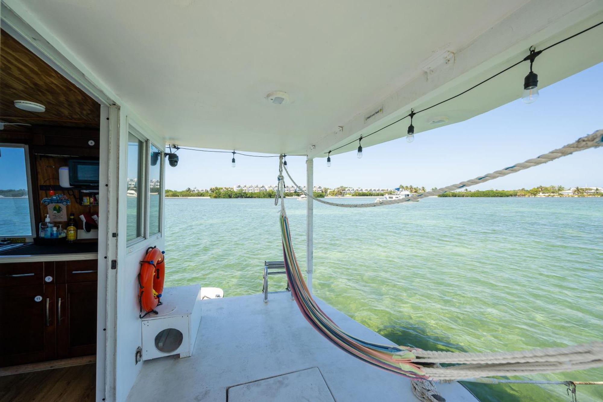 Отель Beautiful Houseboat In Ки-Уэст Экстерьер фото